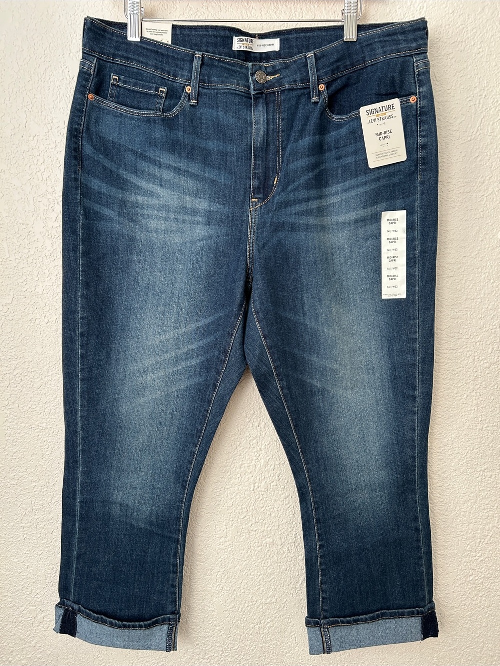 Signature by Levi Strauss Size 14 Mid Rise Capri Cuffed Denim Jeans